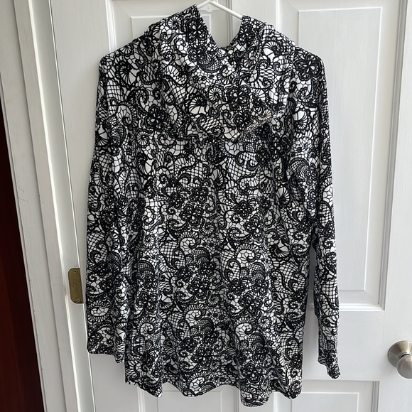 Lularoe xl pull over with front pocket - Picture 5 of 7